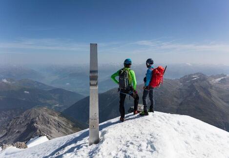 base-item__image lazyload