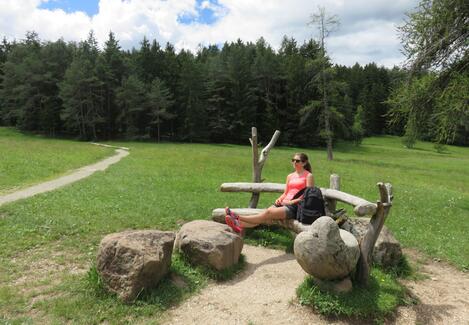 base-item__image lazyload