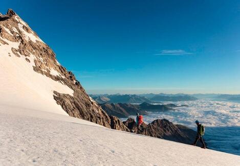 base-item__image lazyload