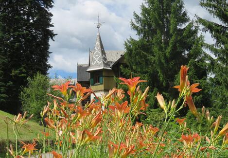 base-item__image lazyload